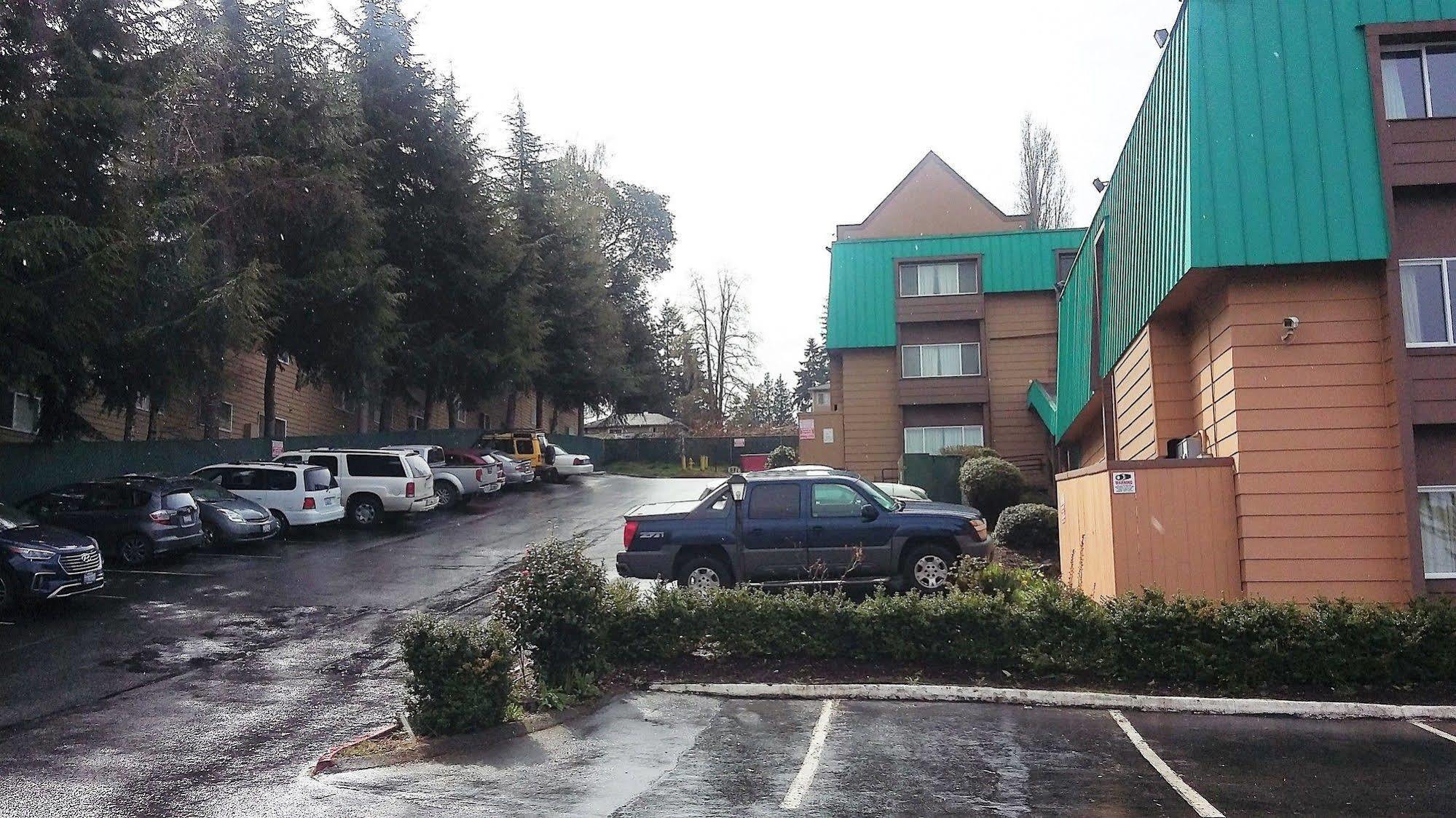 Sutton Suites Hotel SeaTac Buitenkant foto