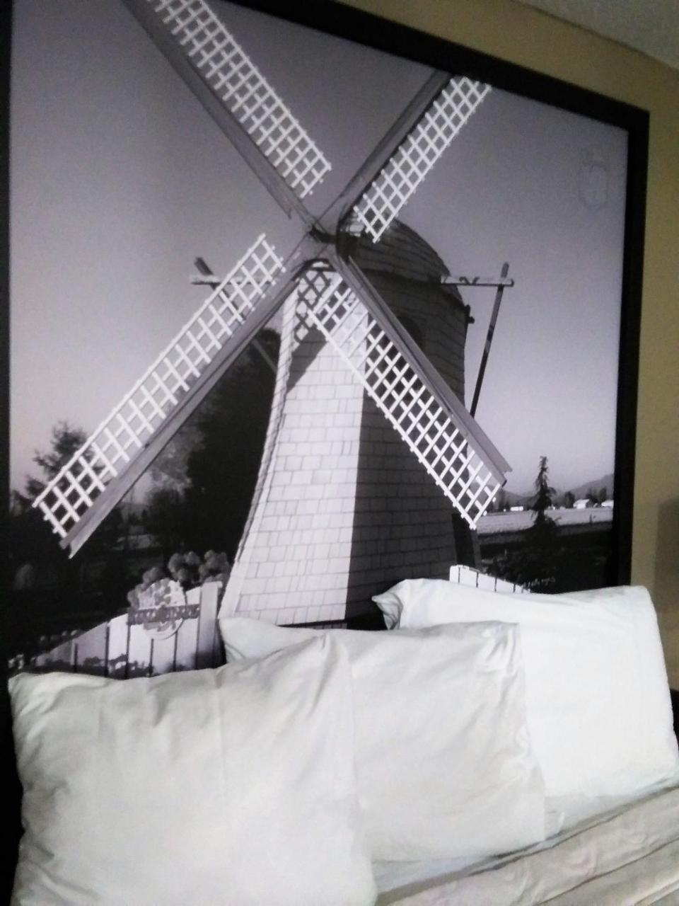 Sutton Suites Hotel SeaTac Buitenkant foto
